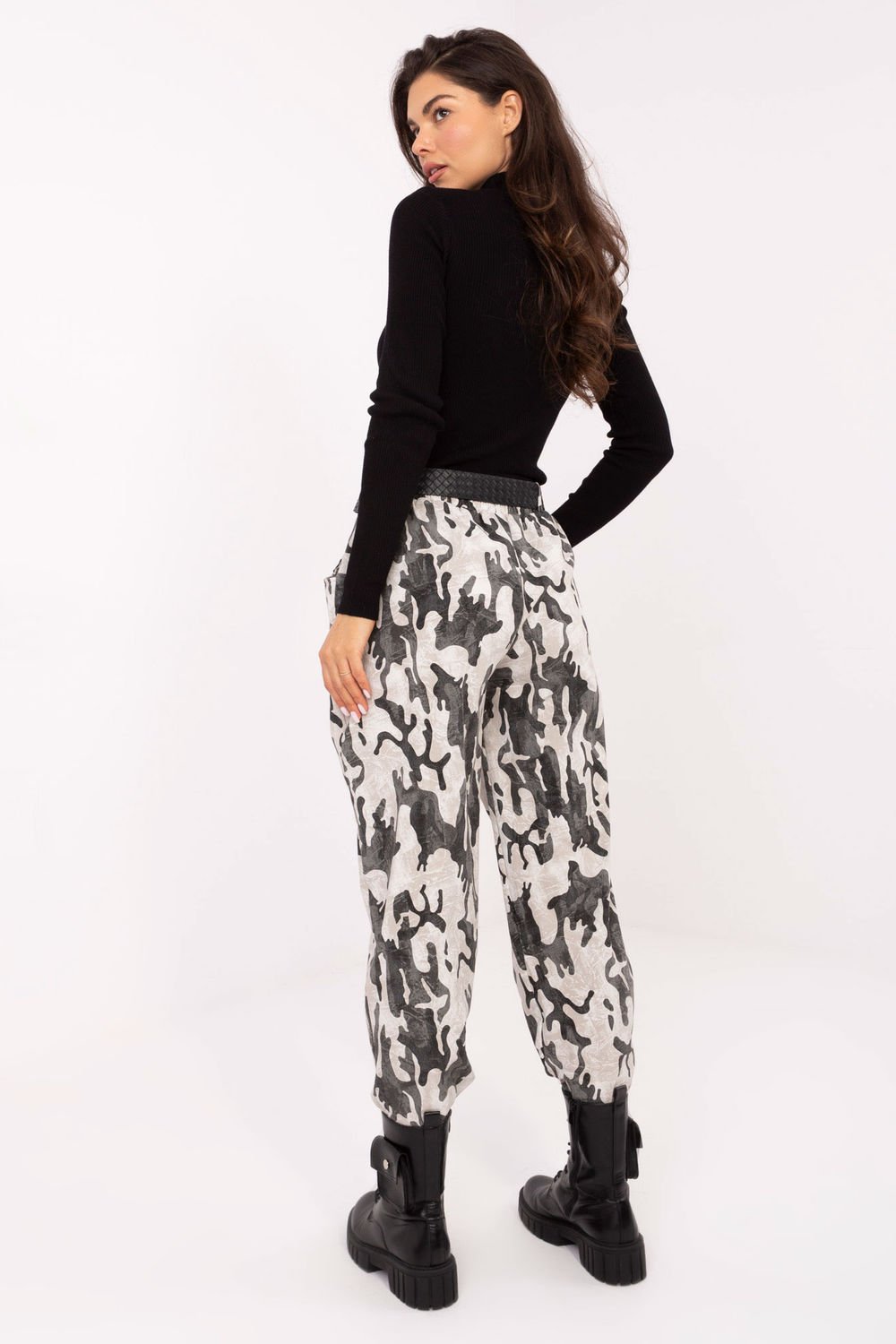 1094612 Women trousers Italy Moda - Image 3