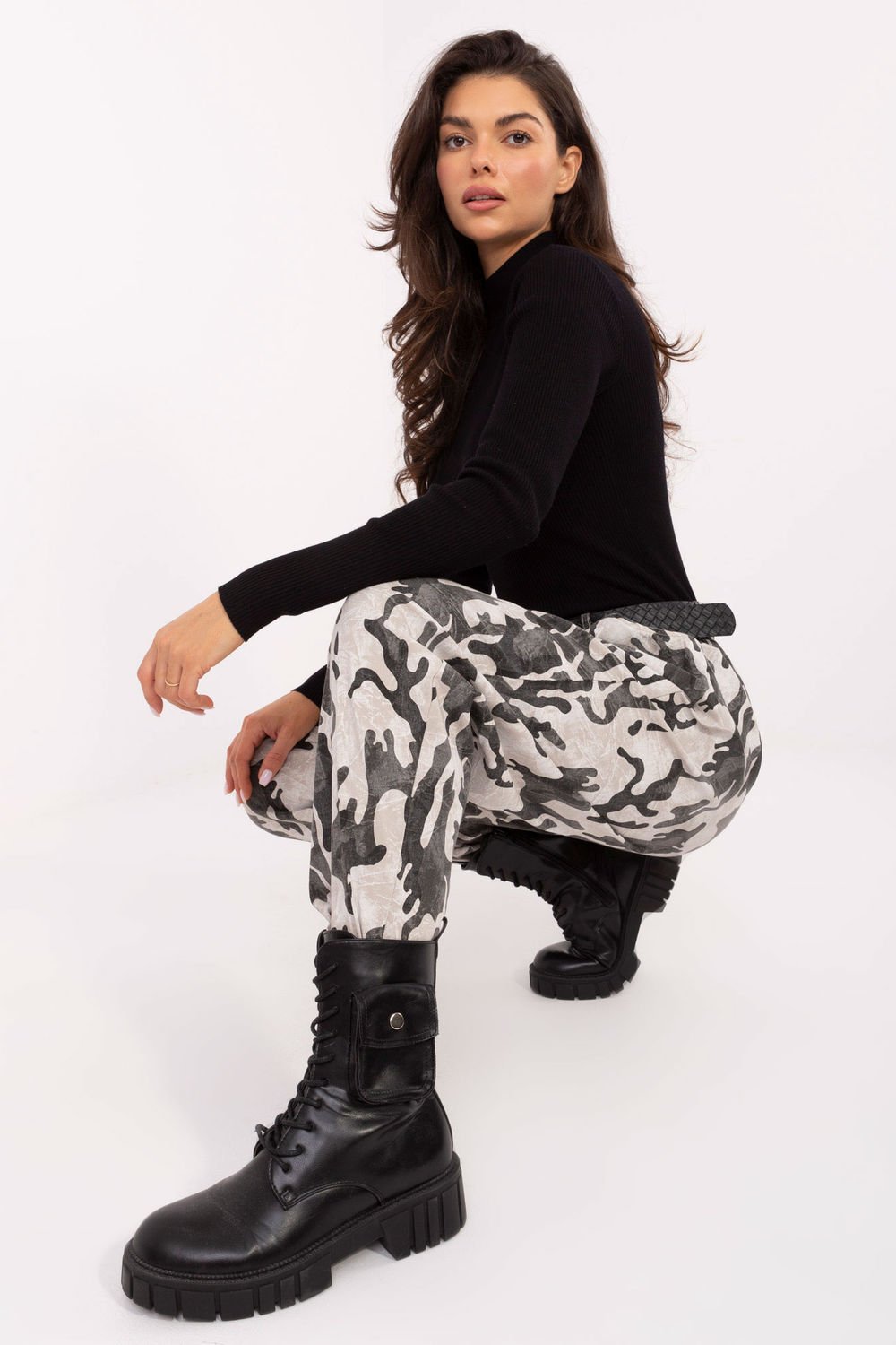 1094613 Women trousers Italy Moda - Image 4