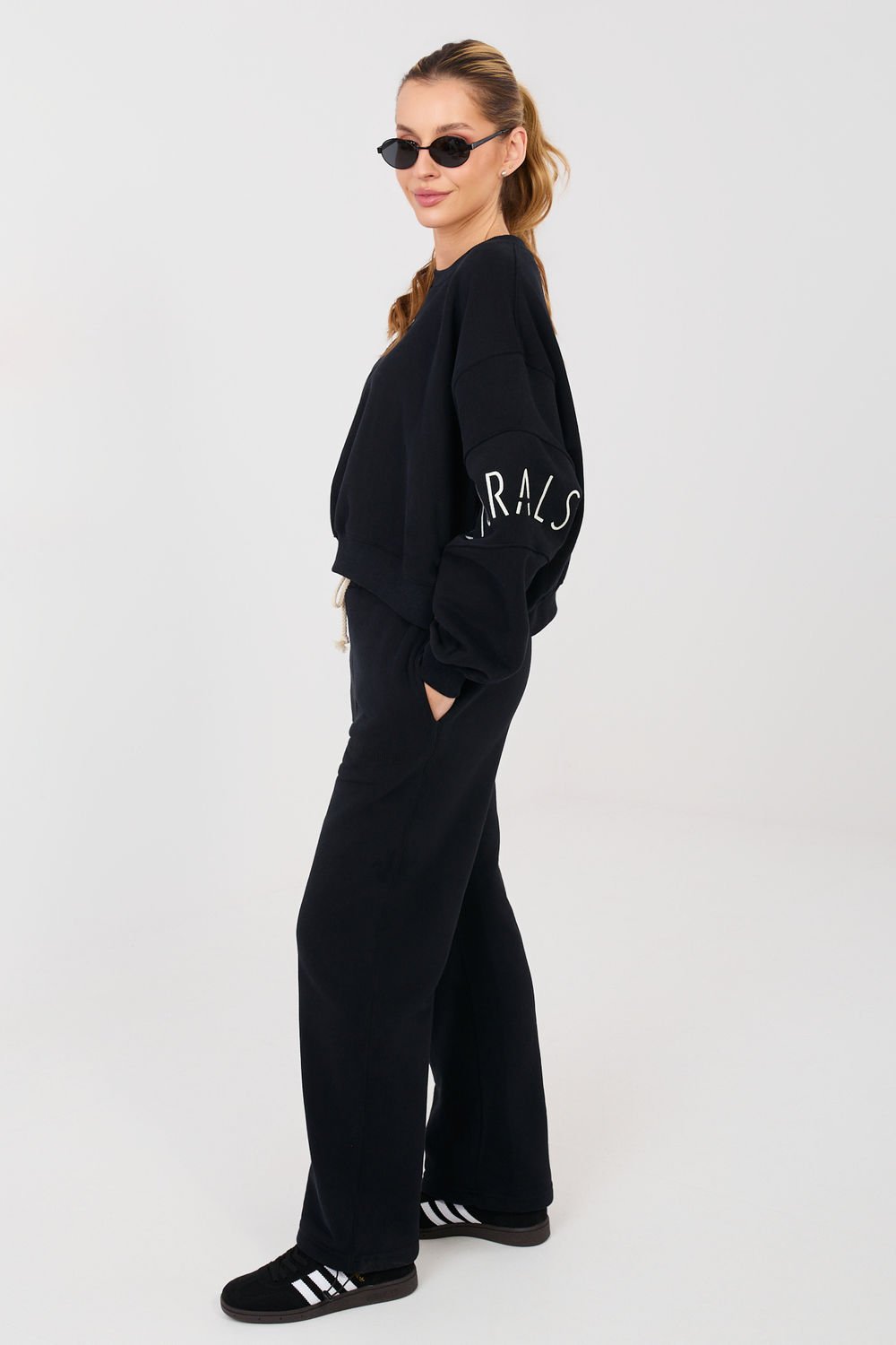 1114494 Tracksuit trousers Factory Price