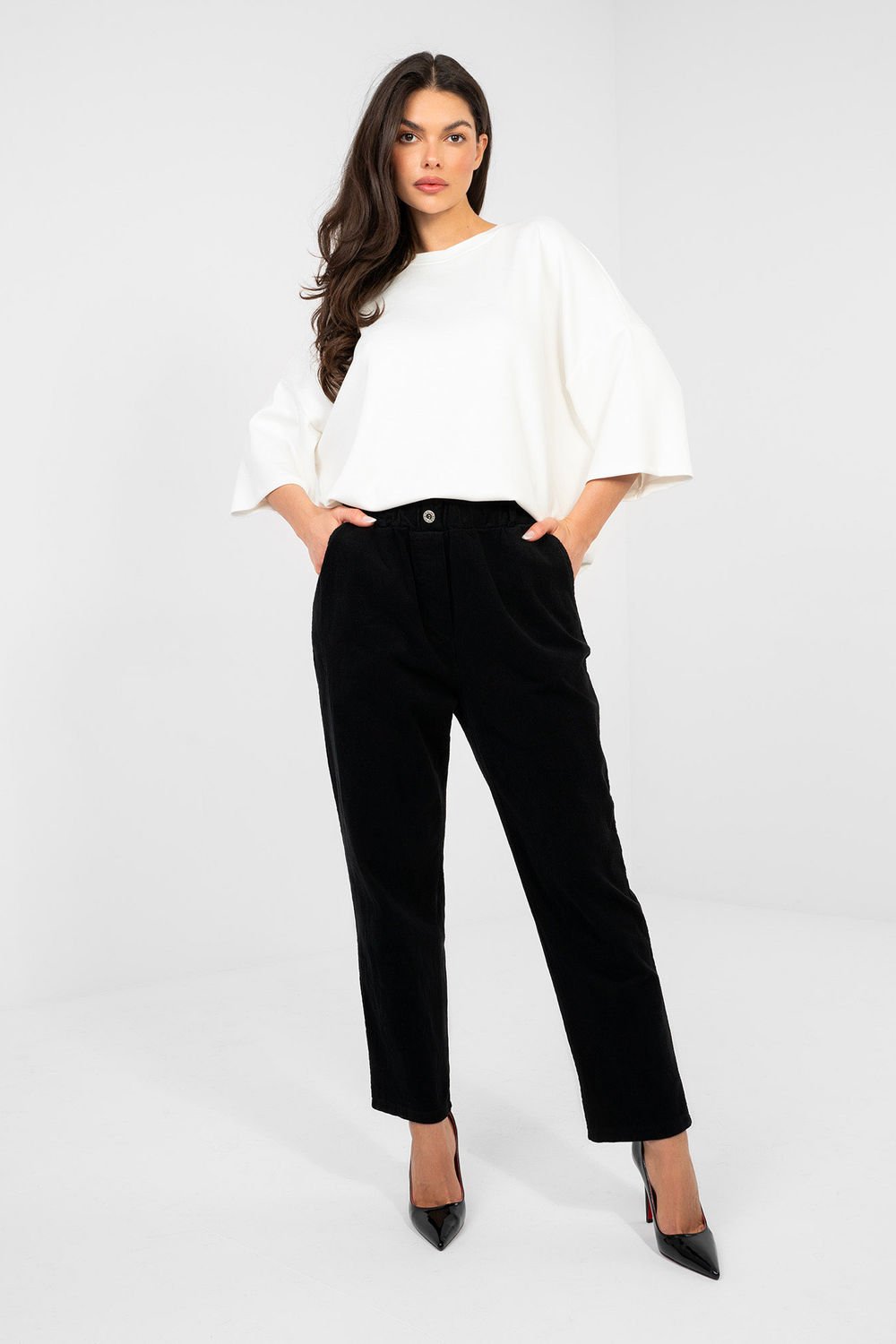 1115453 corduroy trousers Italy Moda