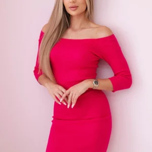 Dryžuota prigludusi suknelė