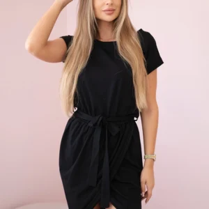 Surišta suknelė su vokeliu apačioje