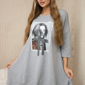 Suknelė su raštu ir platėjančia apačia