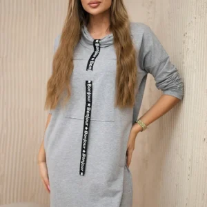 Suknelė su kaklaraiščiu