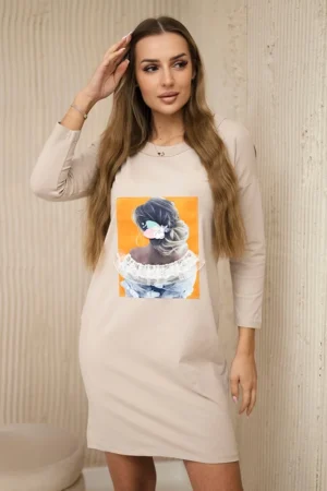 Suknelė su 3D grafika, smėlio nėriniais