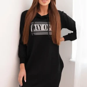 Suknelė su šviesą atspindinčiu raštu