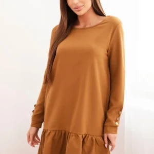 Kupranugarių raukinių suknelė