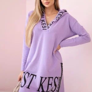 suknelė su gobtuvu ir spauda