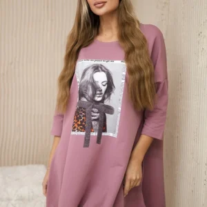 Suknelė su raštu ir platėjančia apačia tamsiai