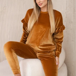 Velūro su raukiniais kupranugaris