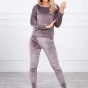 Velūro su raukšlele nugaroje