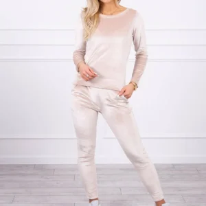 Veliūrinis su raukšlele nugaroje smėlio