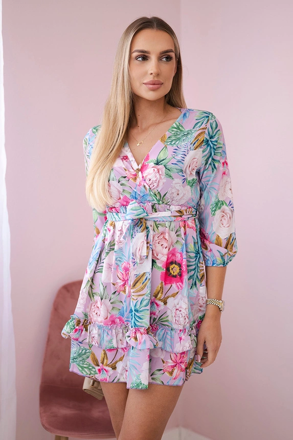 20069_3 gėlėta suknelė su kaklaraiščio liemeniu