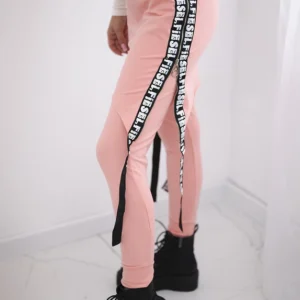 Kelnės / kostiumas su abrikosų asmenukių užrašu