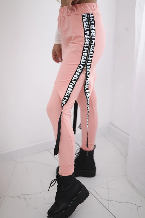 20257_4 Kelnės / kostiumas su abrikosų asmenukių užrašu