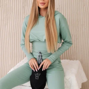 Platus briaunuotas tamsiai