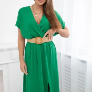 Ilga suknelė su dekoratyviniu diržu