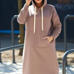 Ilga suknelė su gobtuvu tamsiai smėlio