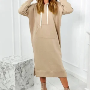 Ilga suknelė su gobtuvu šviesiai smėlio