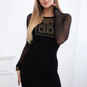 Megzta suknelė tiulio rankovėmis