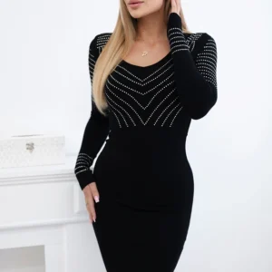 Megzta suknelė su sidabro raštu