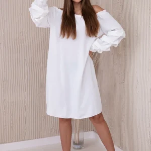 Ispaniška suknelė su dekoratyvinėmis rankovėmis ecru