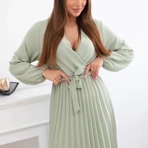 Suknelė surišta plisuotu apvadu Šviesus