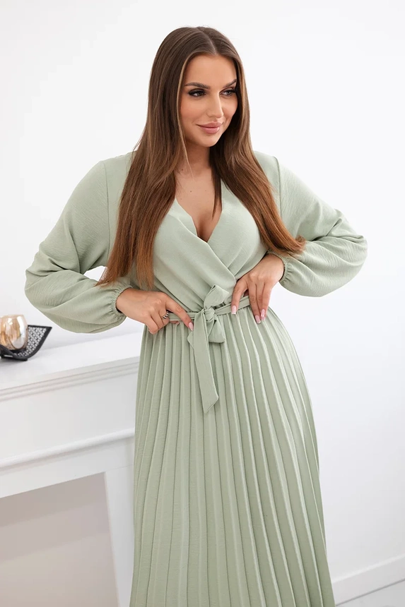 28174_3 Suknelė surišta plisuotu apvadu Šviesus