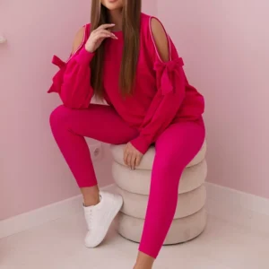 Marškinių su lanku ant rankovių ir antblauzdžių