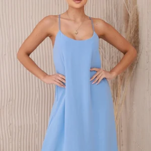 Ilga suknelė be petnešėlių