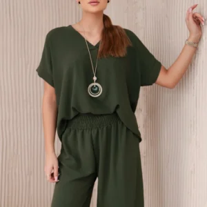 su karoliais palaidinės + kelnės