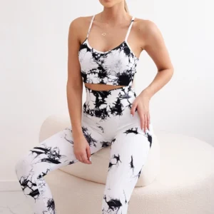 Fitneso viršuje su reguliuojamais dirželiais + stumiami antblauzdžiai