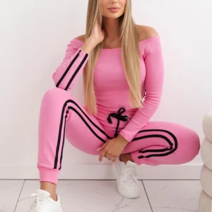 su dvigubomis juostelėmis šviesiai