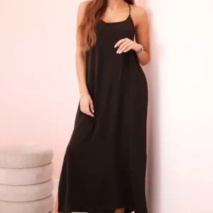 Ilga suknelė be petnešėlių