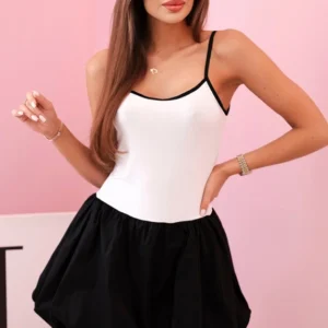 Moteriškos suknelės su petnešėlėmis ir išsiskleidžiančia medvilnine sijonine dalimi