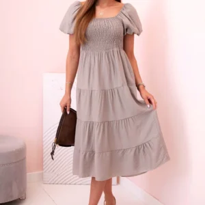 Moteriška viskozės suknelė pūstomis rankovėmis ir raukta viršutine dalimi