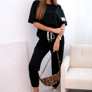 Moteriškas viskozės trumpomis rankovėmis ir kelnėmis