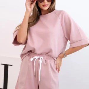 Moteriškas sviesto su palaidine trumpomis rankovėmis ir šortais su elastine juostele tamsiai