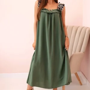 Moteriška suknelė su leopardo rašto dirželiais