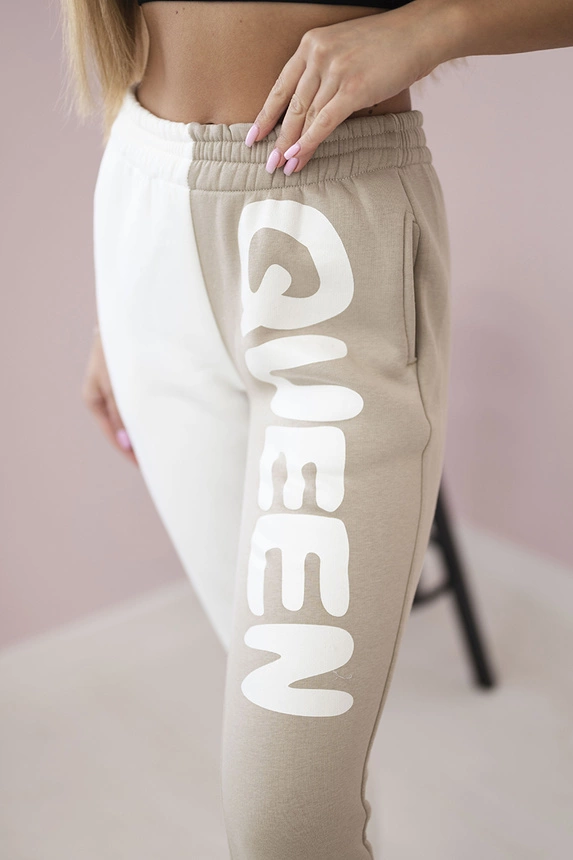 32826_3 Moteriškos sportinės kelnės su užrašu QUEEN smėlio - Image 3