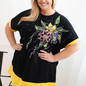Moteriška Plus Size tunika su gėlių raštu ir dekoratyviniais perliukais