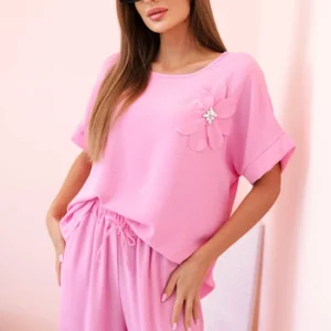 Moteriškas iš viskozės su dekoratyviniu gėlių raštu ir platėjančiomis kelnėmis šviesiai