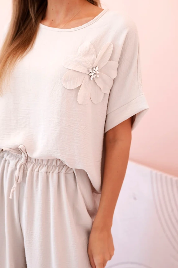 33154_4 Moteriškas iš viskozės su dekoratyviniu gėlių raštu ir platėjančiomis kelnėmis tamsiai smėlio - Image 4