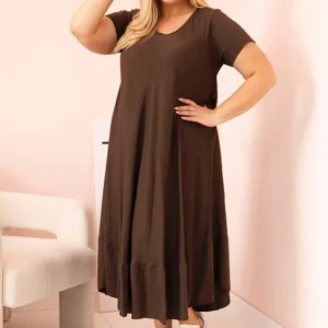 Moteriška Plus Size suknelė trumpomis rankovėmis ir raukiniais iš lengvos viskozės