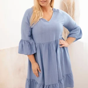 Moteriška didelio dydžio viskozinė suknelė su ažūriniais papuošimais