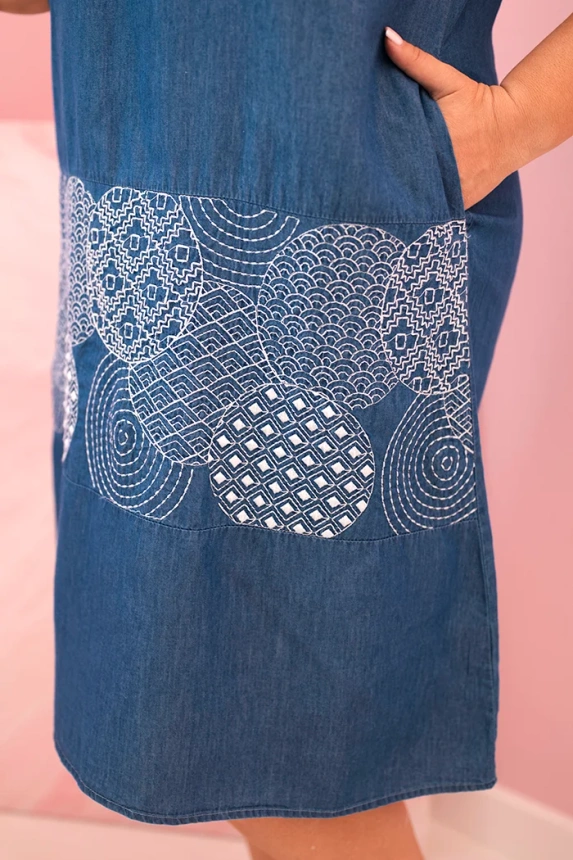 33291_4 Pliusinio dydžio moteriška suknelė be rankovių su dekoratyviniu raštu - Image 4