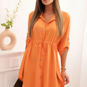 Suknelė su sagų užsegimu ir kaklaraiščiu ties juosmeniu apelsinas