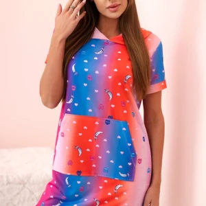 Moteriška suknelė ant petnešų su dekoratyvinėmis sagtimis bežinė