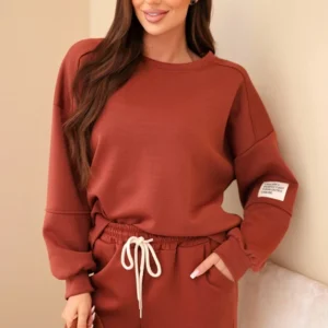 džemperis + kelnės sviesto