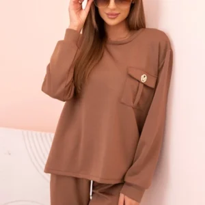 Moteriškas sviestinis džemperis ir kelnes su guma kamelinis